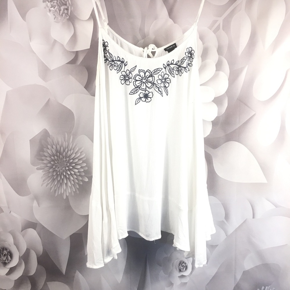 Torrid  white spaghetti strap  top size3
